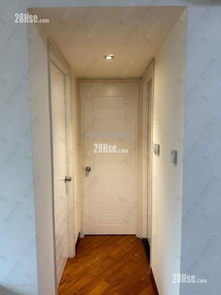 Summit Terrace Sell 2 Bedrooms , 1 Bathroom 446 ft²