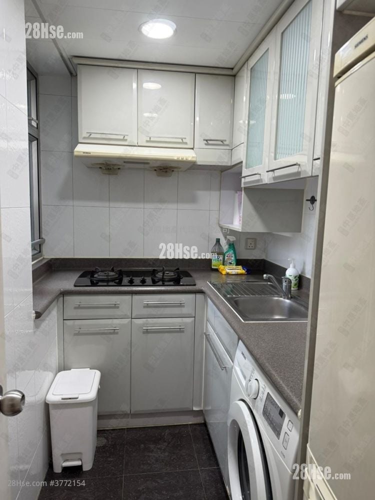 Summit Terrace Sell 2 Bedrooms , 1 Bathroom 446 ft²