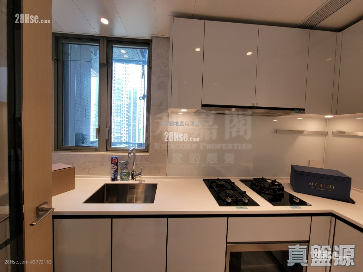 Marini Sell 770 ft²