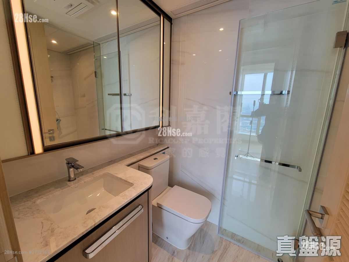 Marini Sell 770 ft²