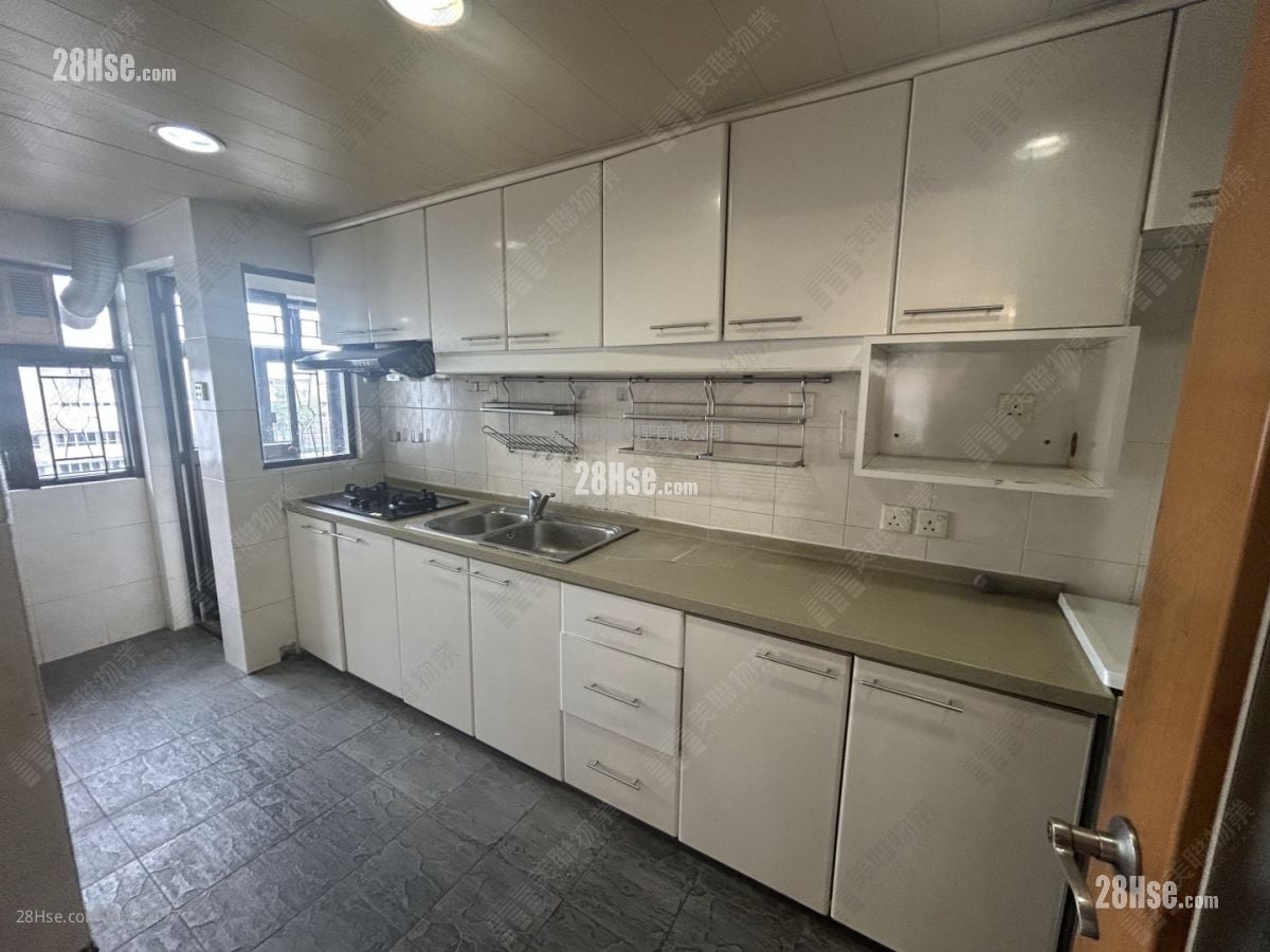 碧华花园 售盘 3 房 1,212 平方尺