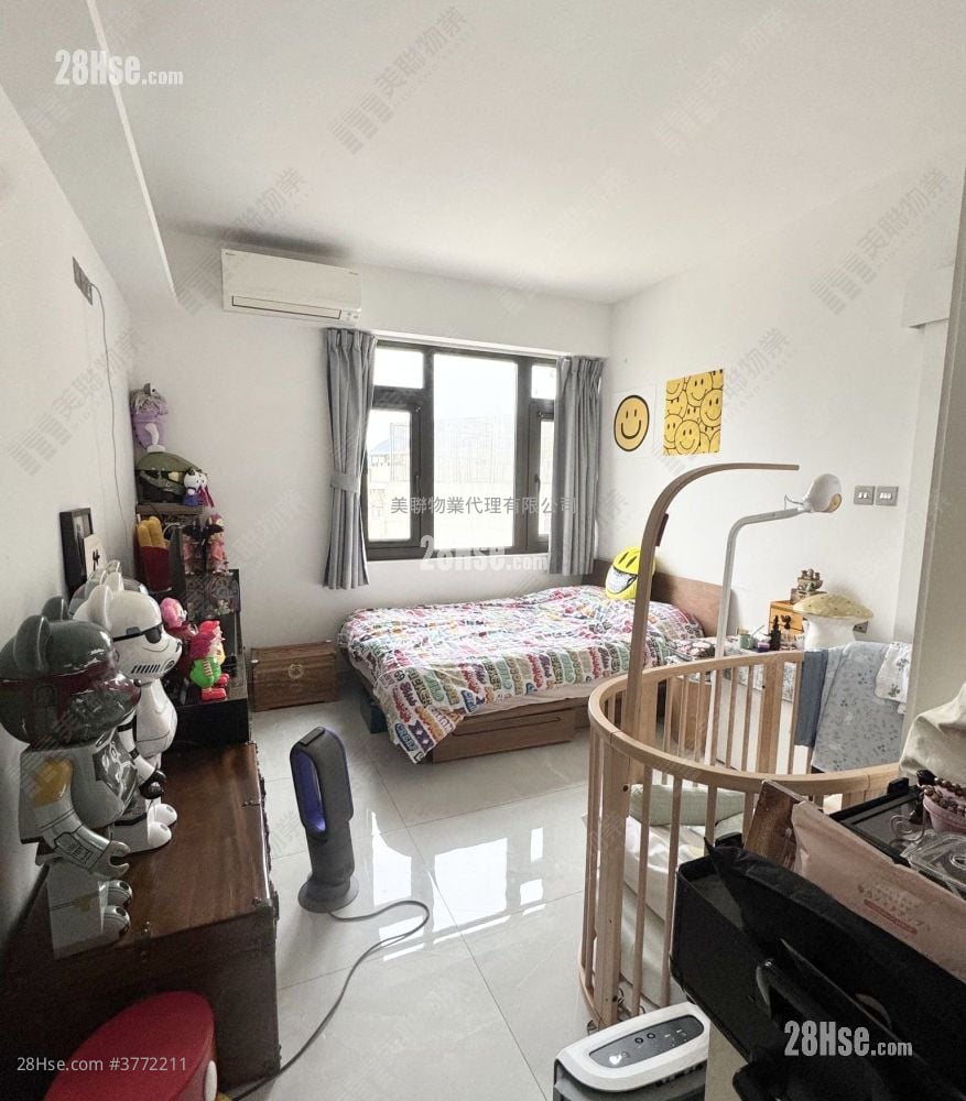 Woodcrest Hill Sell 3 Bedrooms , 2 Bathrooms 936 ft²