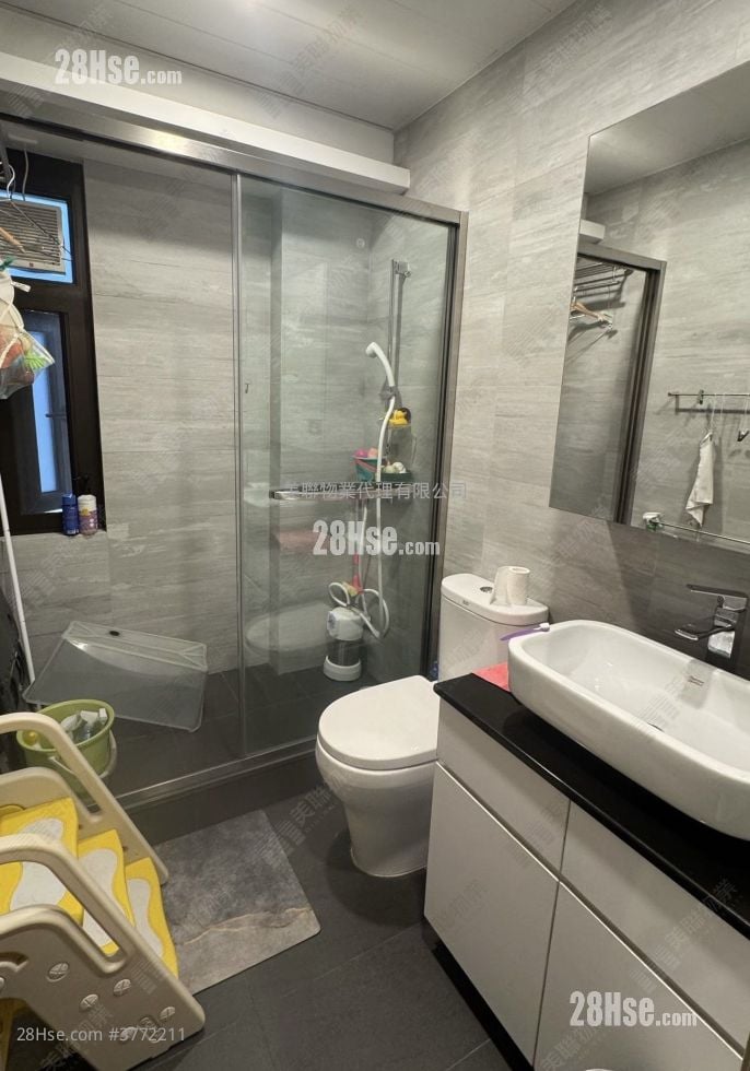 Woodcrest Hill Sell 3 Bedrooms , 2 Bathrooms 936 ft²