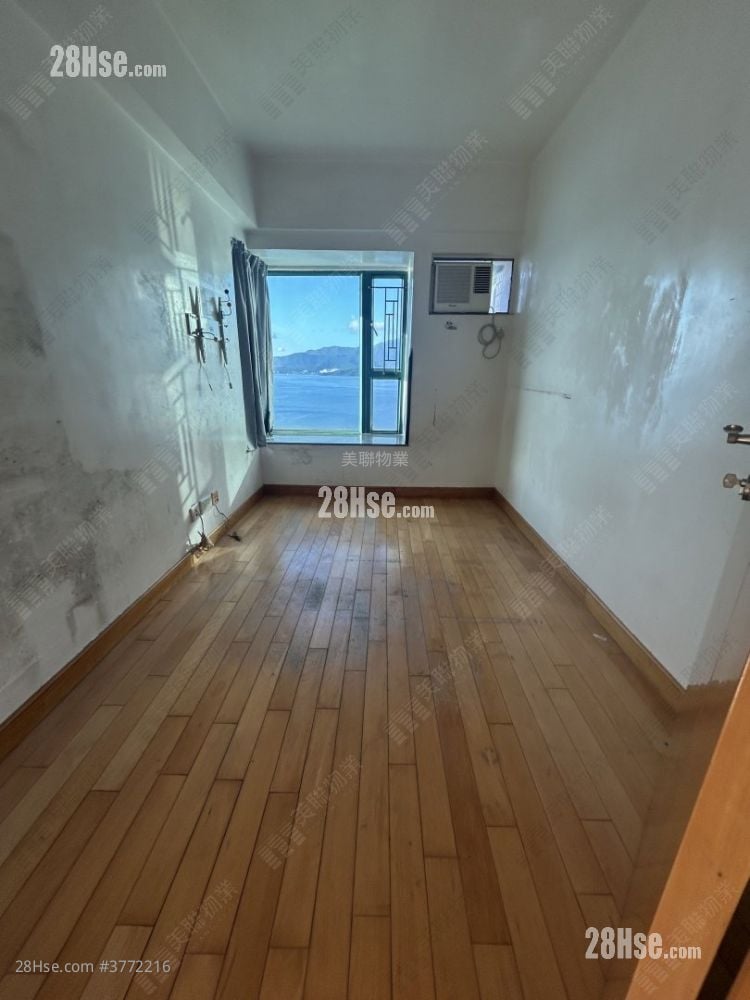 Baycrest Sell 3 Bedrooms 1,113 ft²