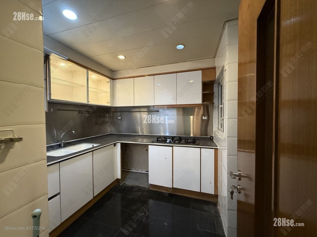 Baycrest Sell 3 Bedrooms 1,113 ft²