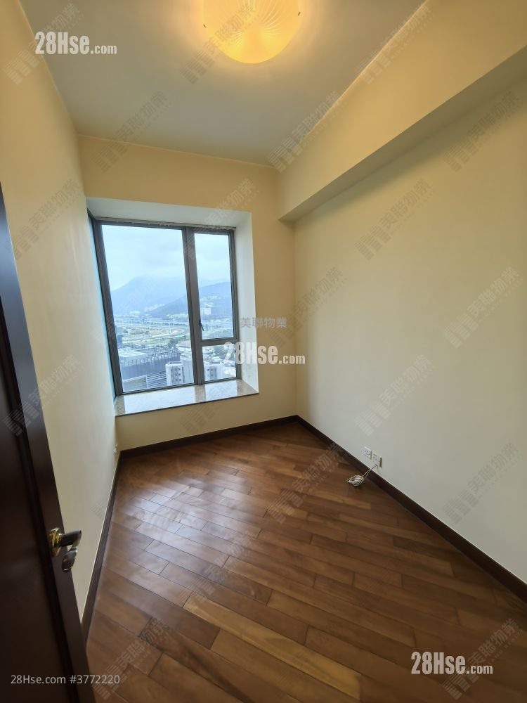 御龙山 售盘 4 房 , 4 浴室 1,444 平方尺