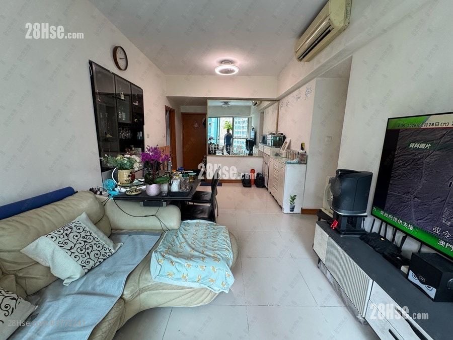 银湖天峰 售盘 3 房 , 2 浴室 700 平方尺