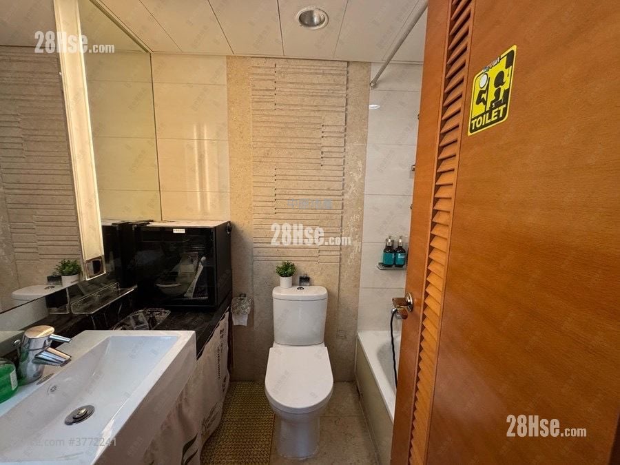 银湖天峰 售盘 3 房 , 2 浴室 700 平方尺