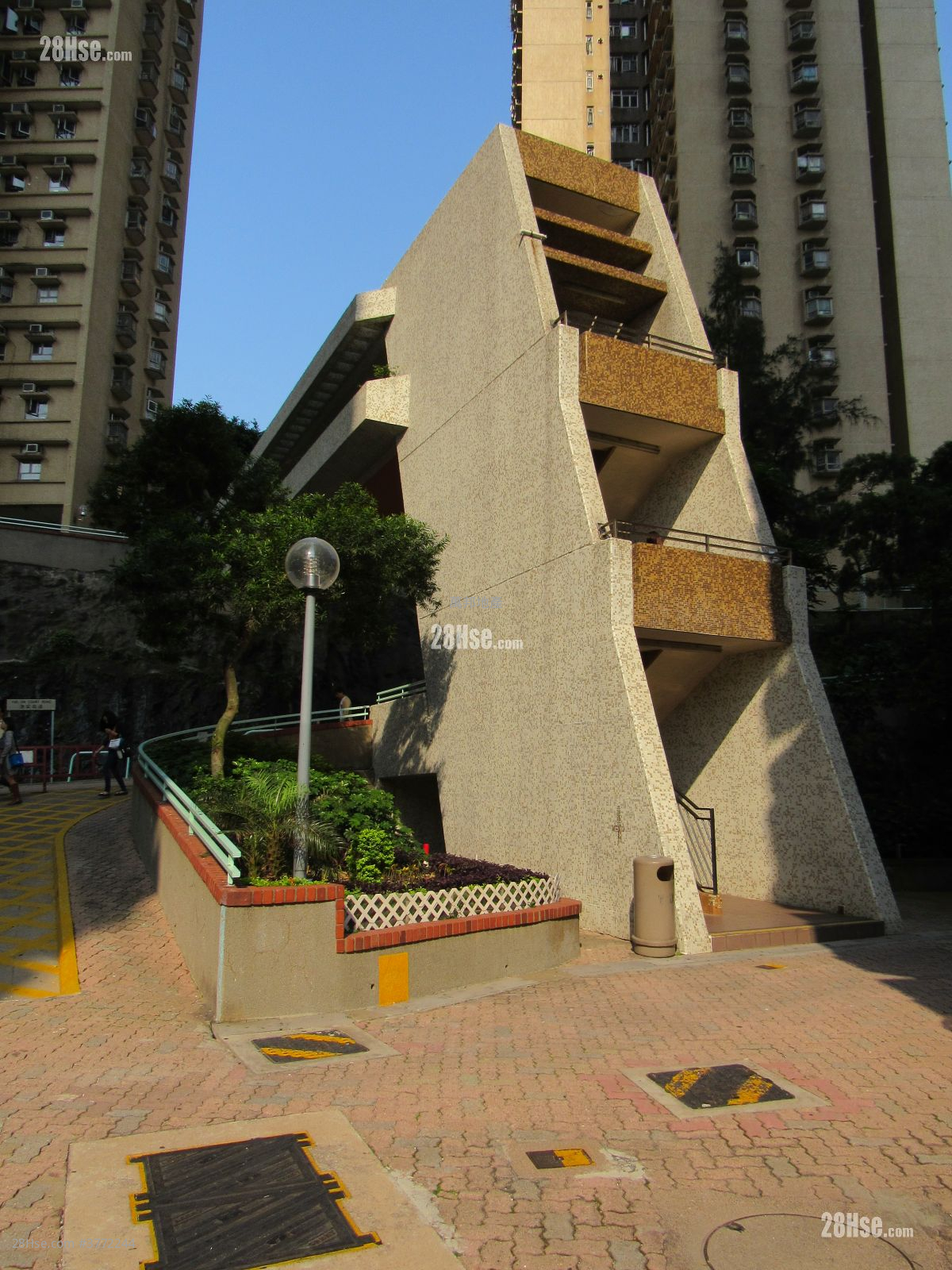 Yue On Court Sell 2 Bedrooms 493 ft²