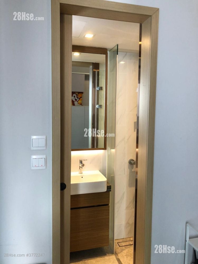 South Walk Aura Sell Studio , 1 Bathroom 194 ft²