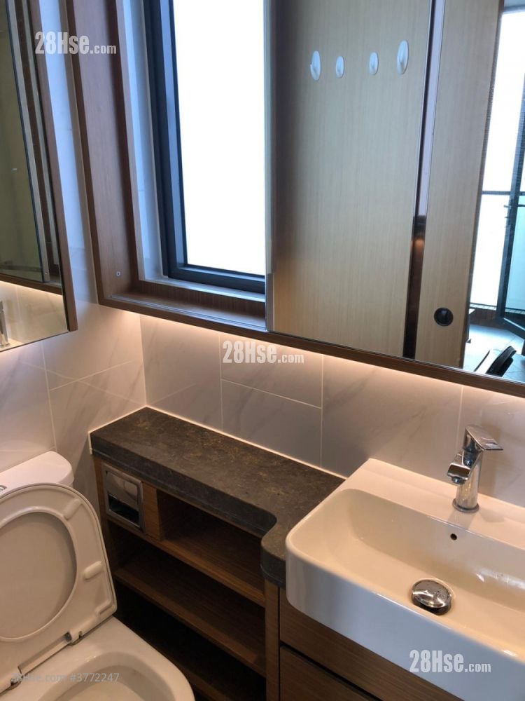 South Walk Aura Sell Studio , 1 Bathroom 194 ft²