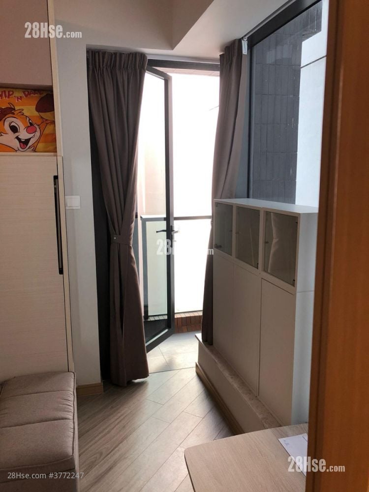 South Walk Aura Sell Studio , 1 Bathroom 194 ft²