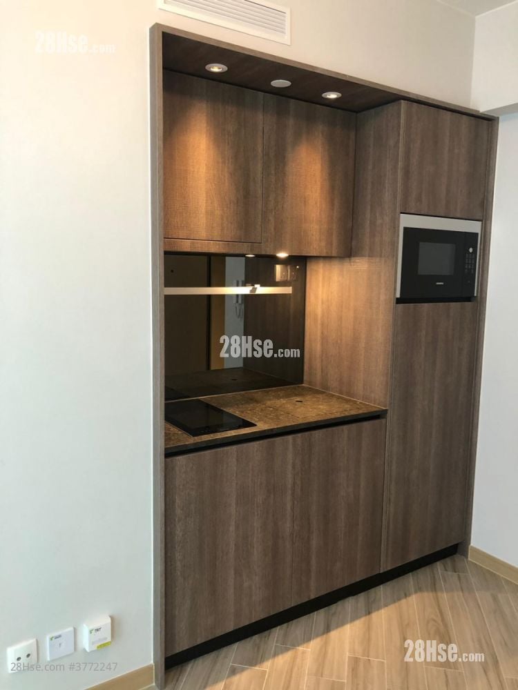 South Walk Aura Sell Studio , 1 Bathroom 194 ft²