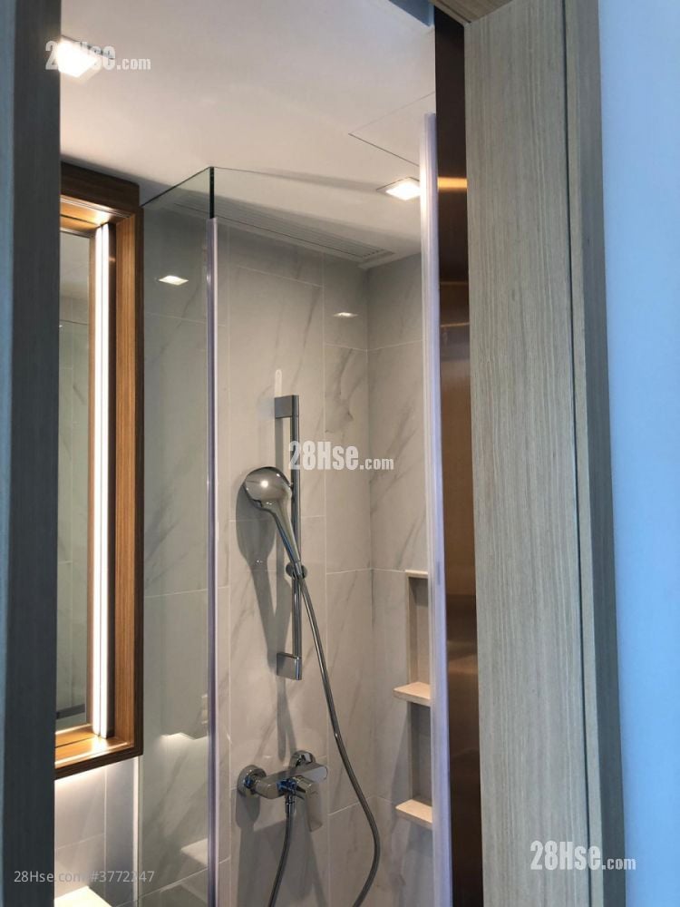 South Walk Aura Sell Studio , 1 Bathroom 194 ft²