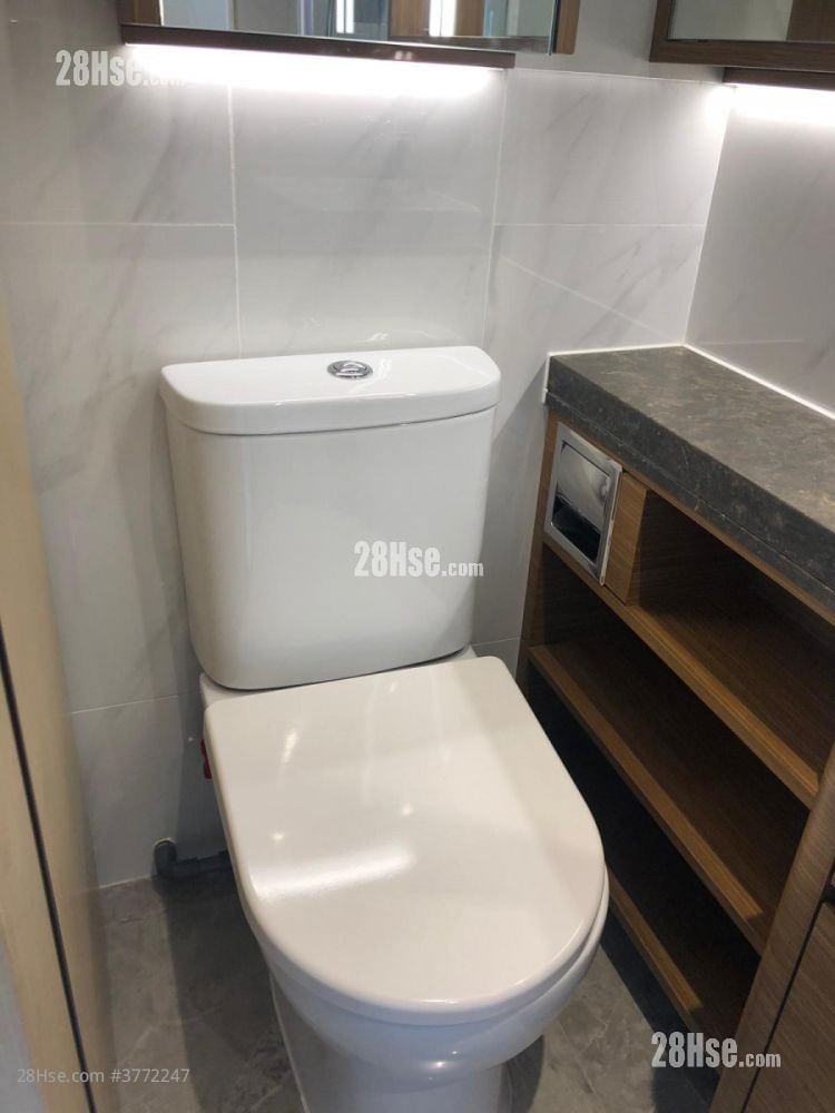 South Walk Aura Sell Studio , 1 Bathroom 194 ft²