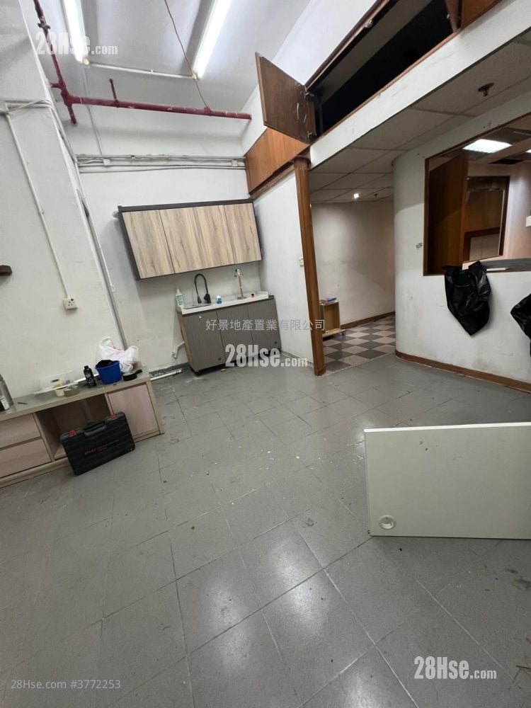 德丰工业中心 售盘 2 房 627 平方尺