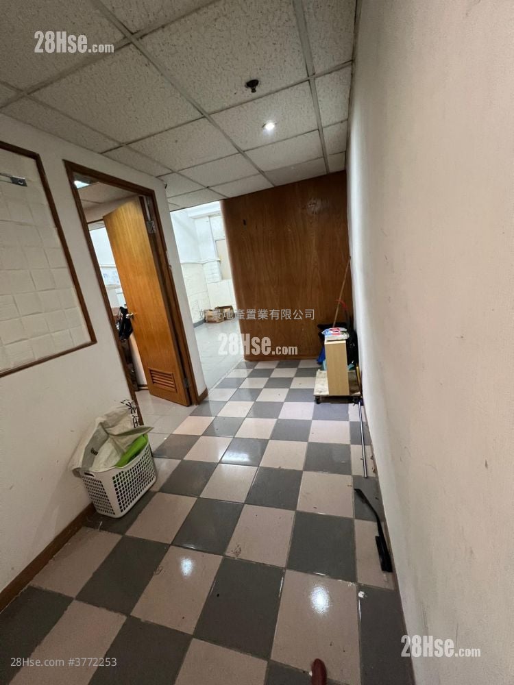 德丰工业中心 售盘 2 房 627 平方尺