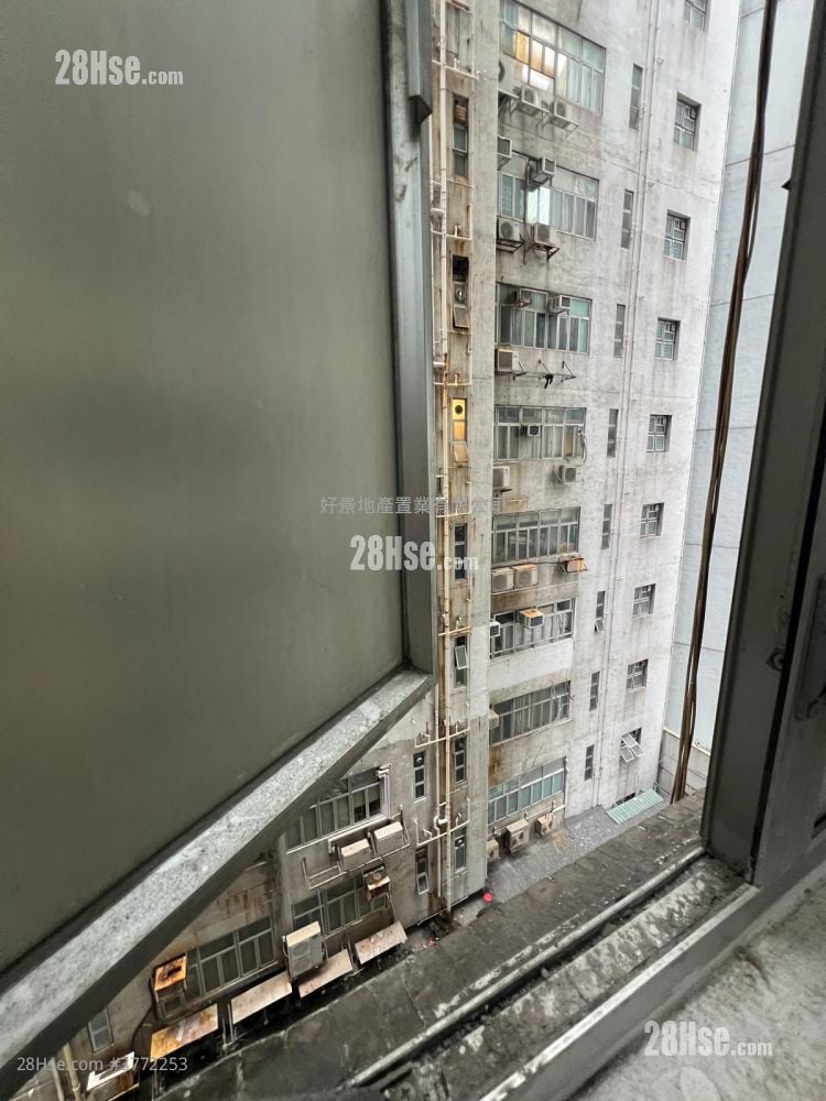 德丰工业中心 售盘 2 房 627 平方尺