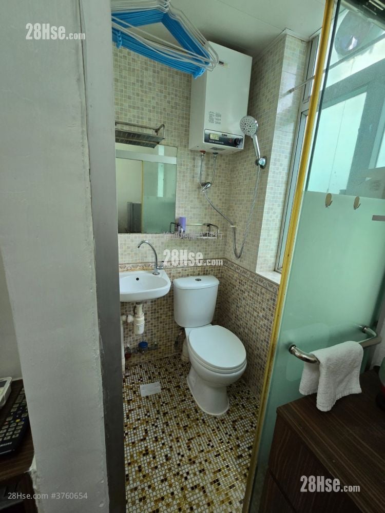 筲箕湾东大街55-57A号 租盘 90 平方尺