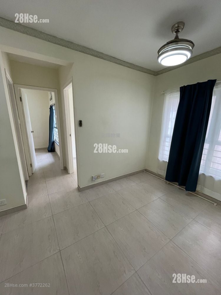 Ko Nga Court Sell 2 Bedrooms , 1 Bathroom 365 ft²