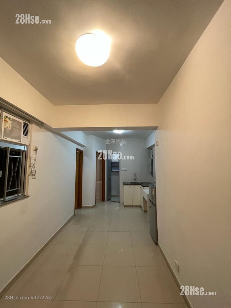 Ko Nga Court Sell 2 Bedrooms , 1 Bathroom 365 ft²