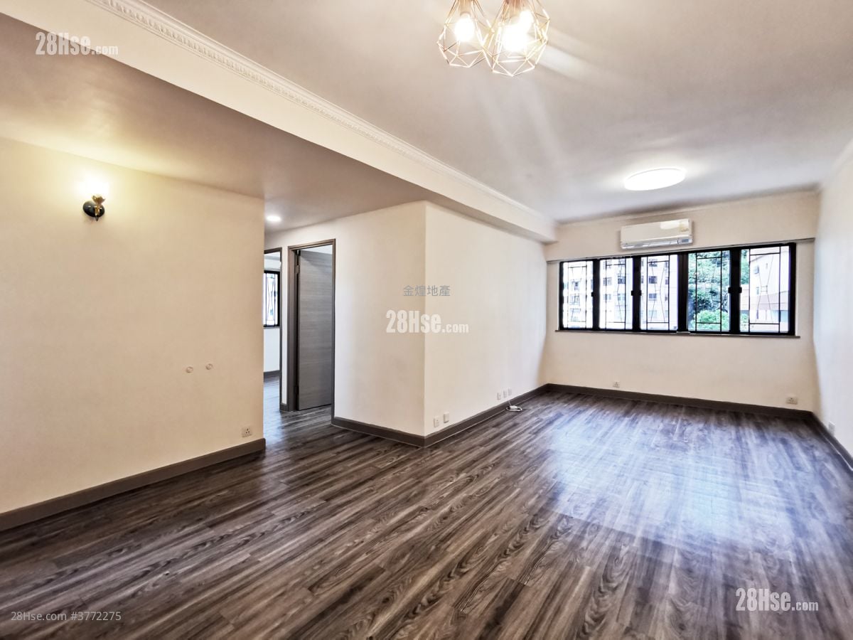 Friendship Court Rental 3 Bedrooms , 1 Bathroom 727 ft²