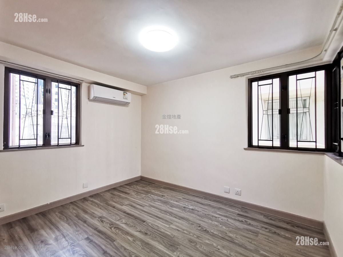 Friendship Court Rental 3 Bedrooms , 1 Bathroom 727 ft²