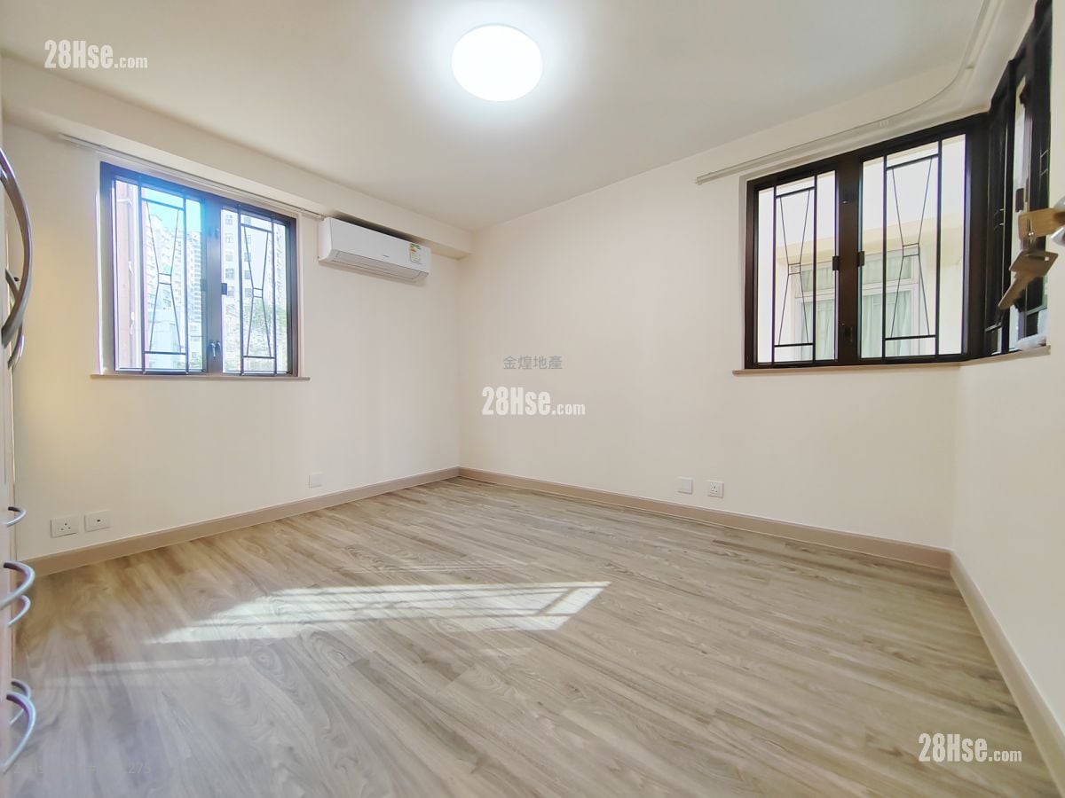 Friendship Court Rental 3 Bedrooms , 1 Bathroom 727 ft²