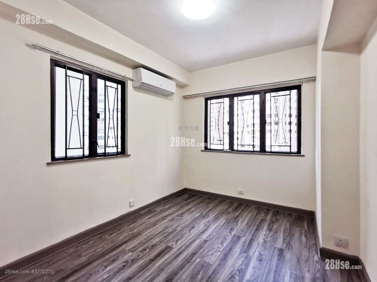Friendship Court Rental 3 Bedrooms , 1 Bathroom 727 ft²