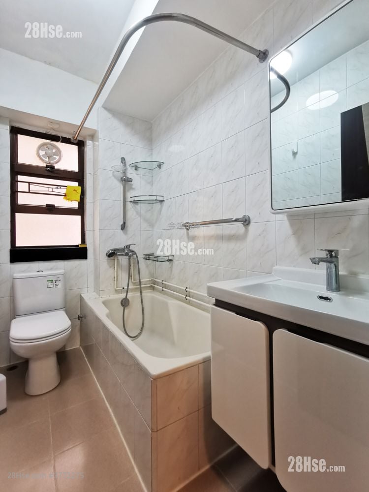 Friendship Court Rental 3 Bedrooms , 1 Bathroom 727 ft²