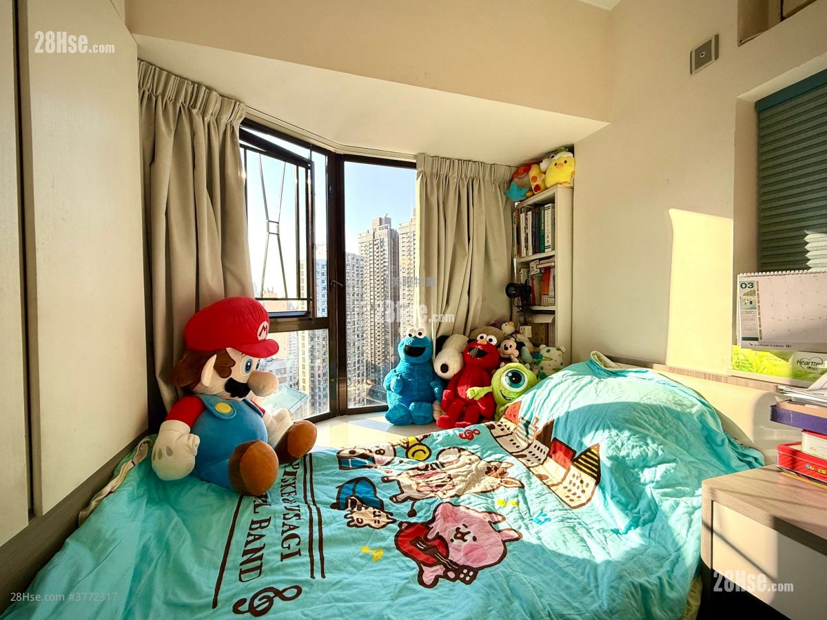 Euston Court Sell 3 Bedrooms , 2 Bathrooms 790 ft²