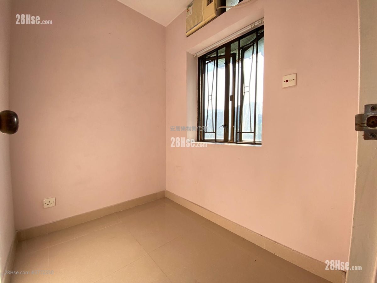 Apartment Sell 2 Bedrooms , 1 Bathroom 319 ft²