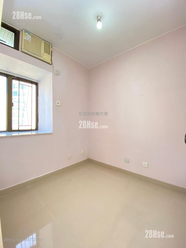 Apartment Sell 2 Bedrooms , 1 Bathroom 319 ft²