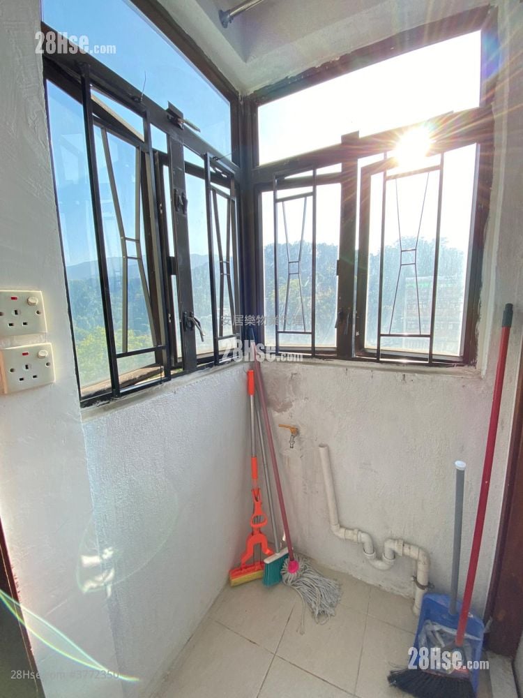 Apartment Sell 2 Bedrooms , 1 Bathroom 319 ft²