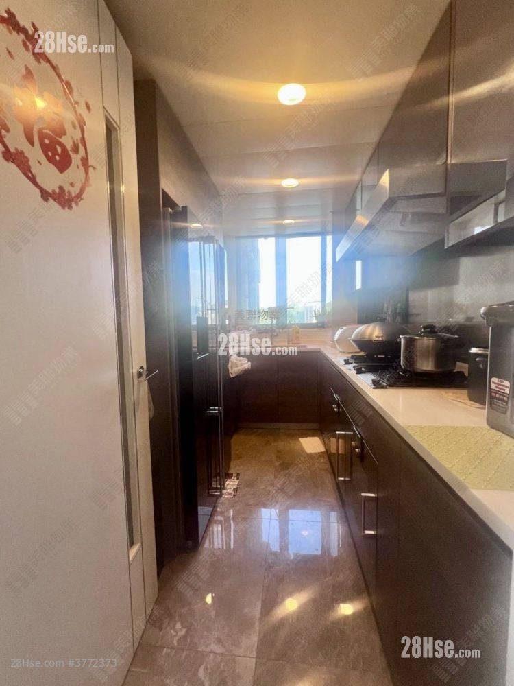 Sea To Sky 售盘 4 房 , 3 浴室 1,075 平方尺