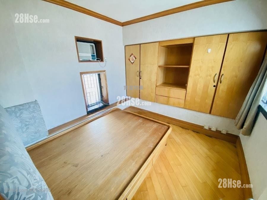 Lagoon Court Rental 3 Bedrooms , 1 Bathroom 598 ft²