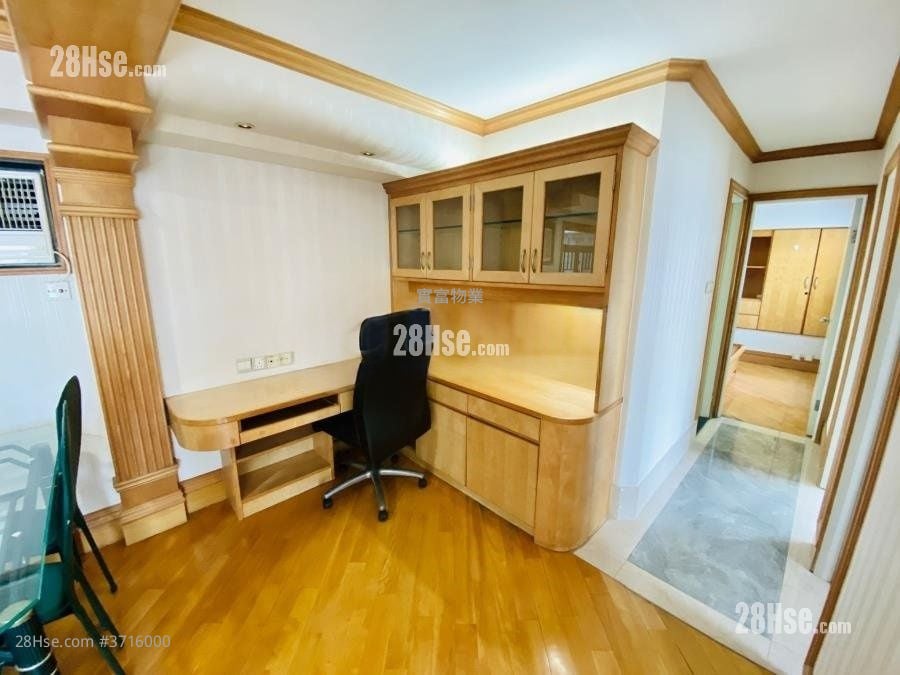 Lagoon Court Rental 3 Bedrooms , 1 Bathroom 598 ft²