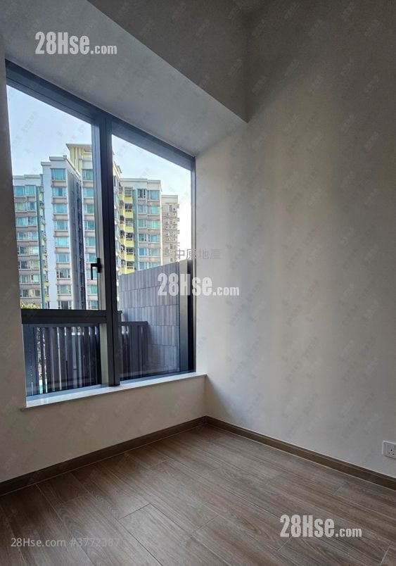 Hava Sell 1 Bedroom 245 ft²