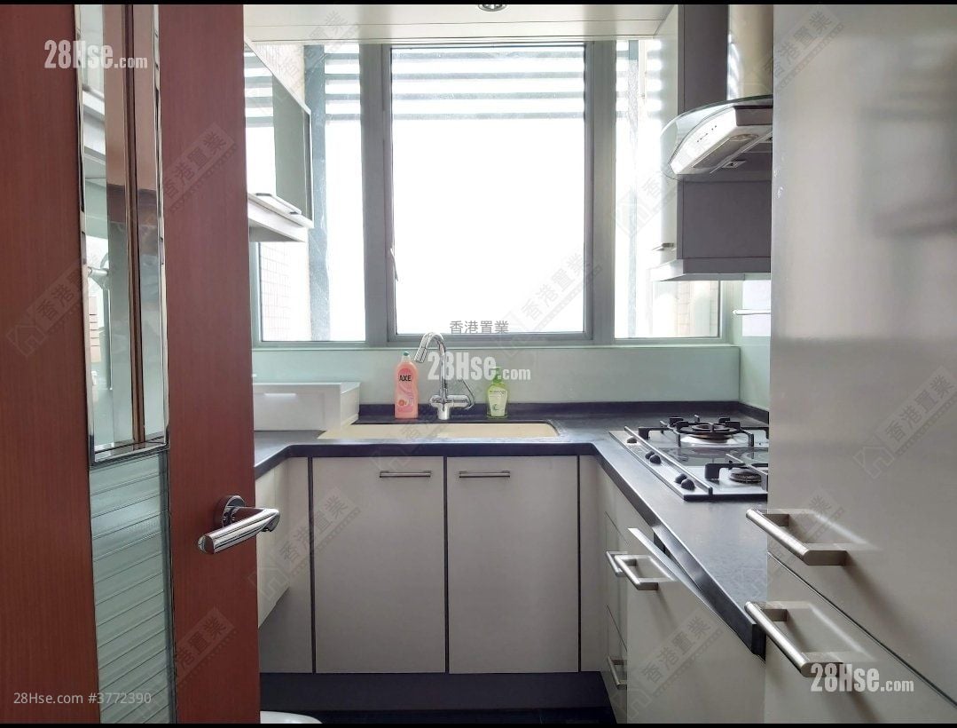 The Harbourside Sell 2 Bedrooms , 1 Bathroom 750 ft²