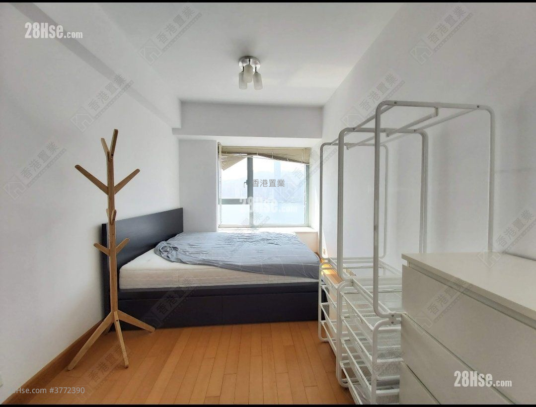 The Harbourside Sell 2 Bedrooms , 1 Bathroom 750 ft²