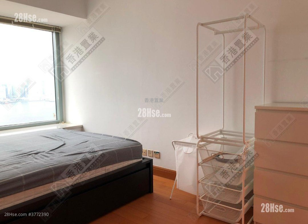 The Harbourside Sell 2 Bedrooms , 1 Bathroom 750 ft²