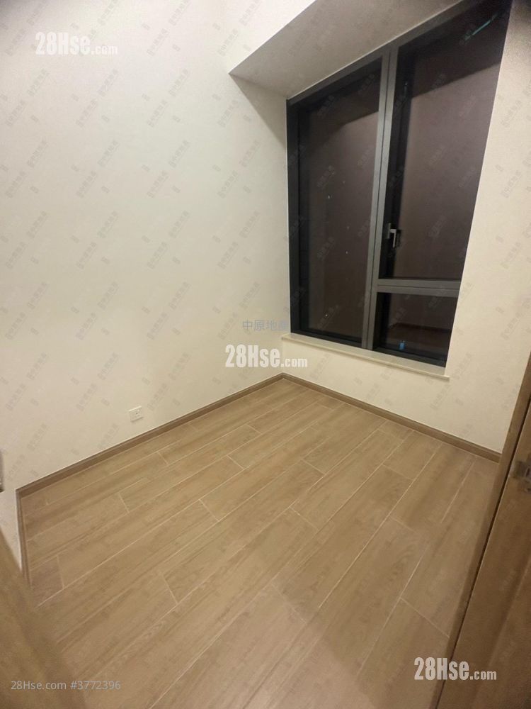 朗天峰 售盘 1 房 286 平方尺