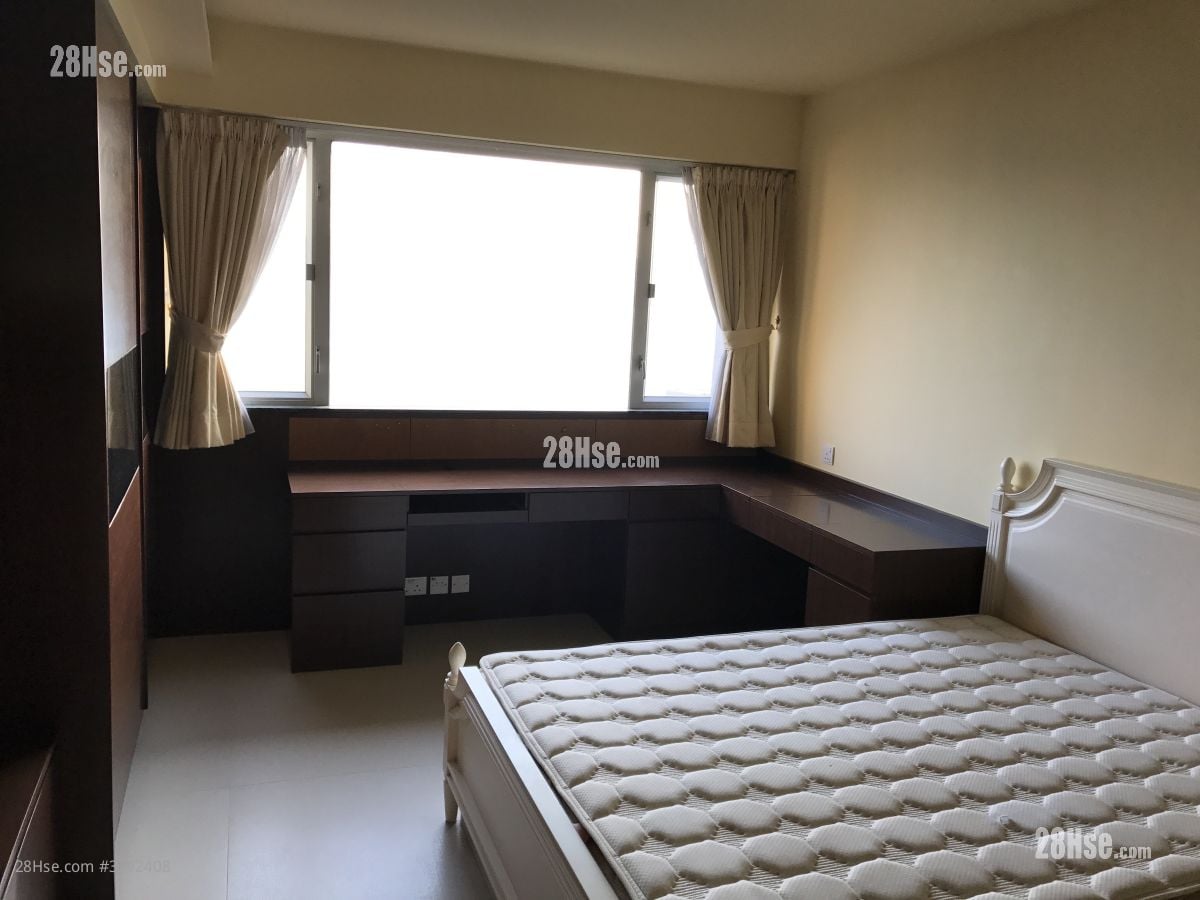 Hong Kong Garden Sell 3 Bedrooms , 3 Bathrooms 1,382 ft²