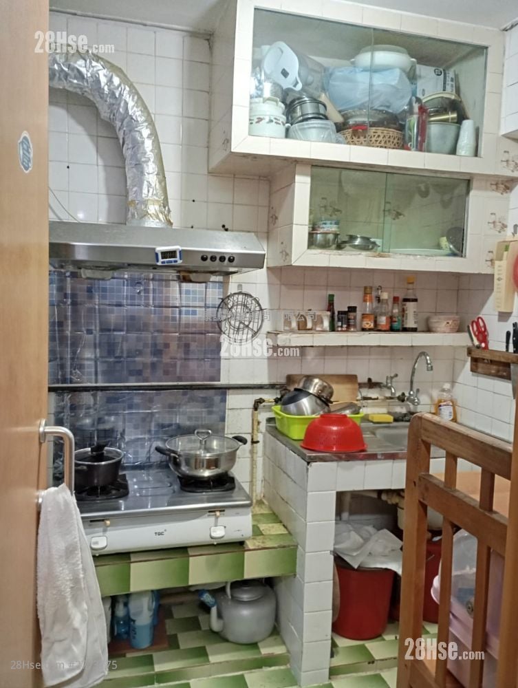Hing Tin Estate Sell 2 Bedrooms , 1 Bathroom 443 ft²