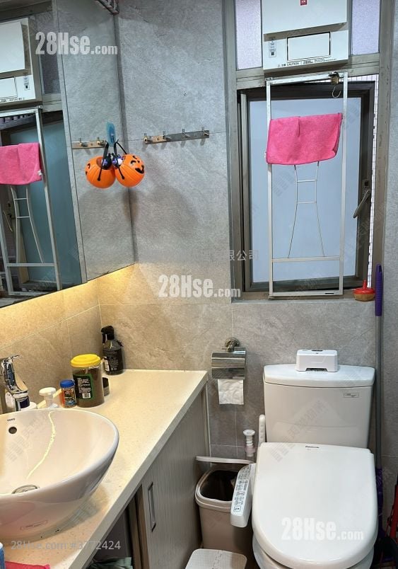 Tseung Kwan O Plaza Sell 3 Bedrooms , 1 Bathroom 496 ft²