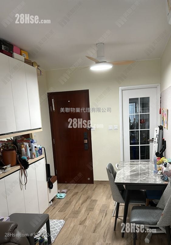 Tseung Kwan O Plaza Sell 3 Bedrooms , 1 Bathroom 496 ft²