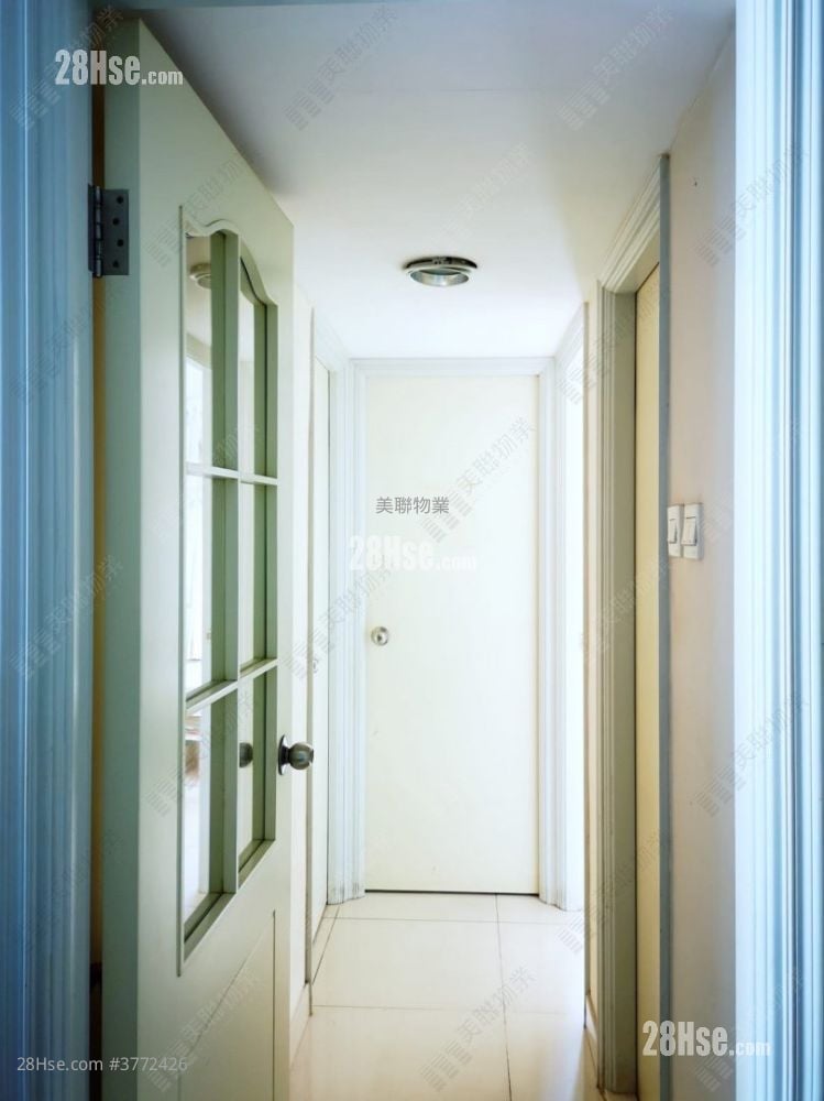 City One Shatin Sell 3 Bedrooms , 1 Bathroom 451 ft²