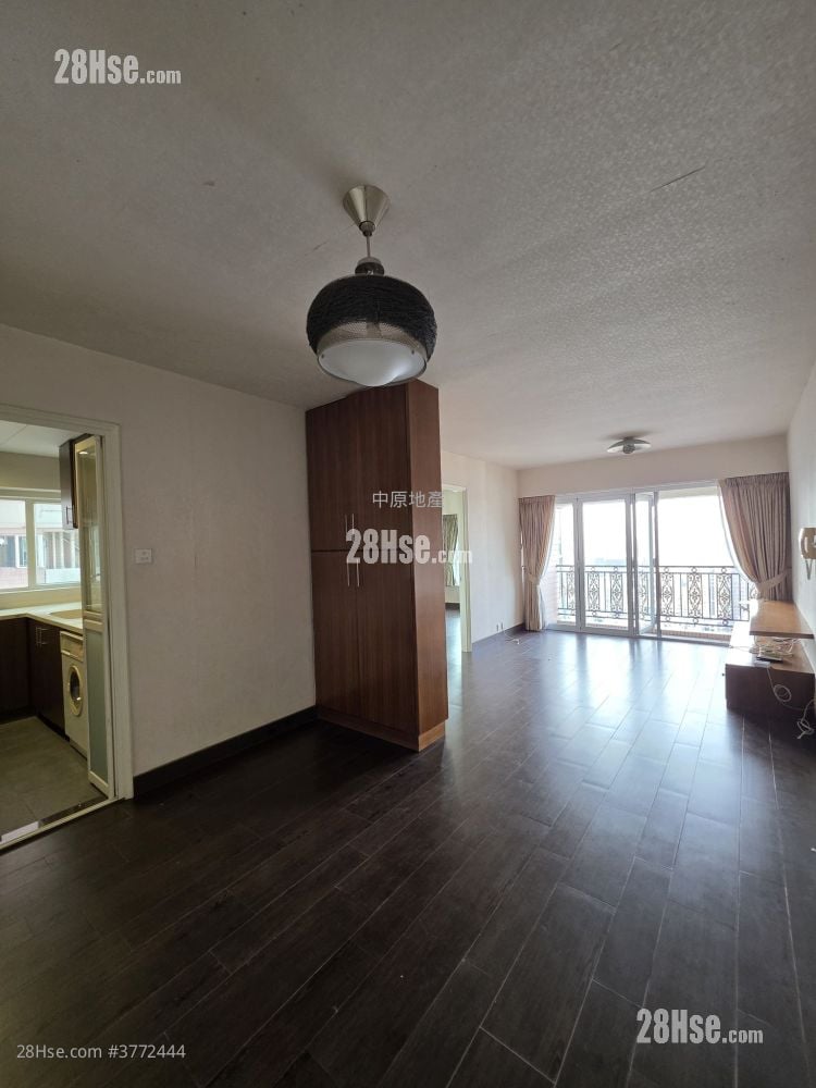 Pacific Palisades Sell 3 Bedrooms , 2 Bathrooms 843 ft²