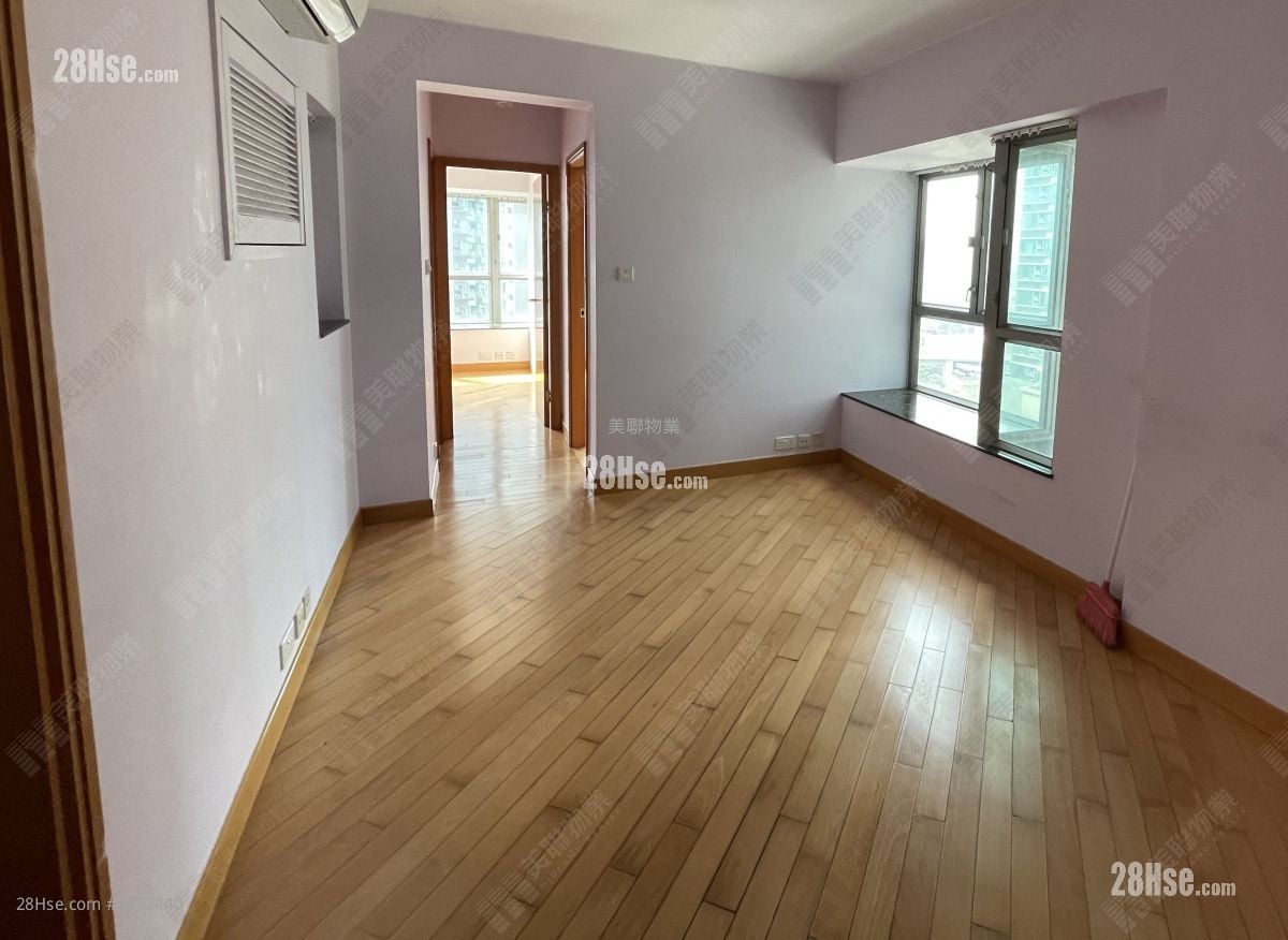 Yoho Town Sell 2 Bedrooms , 1 Bathroom 393 ft²