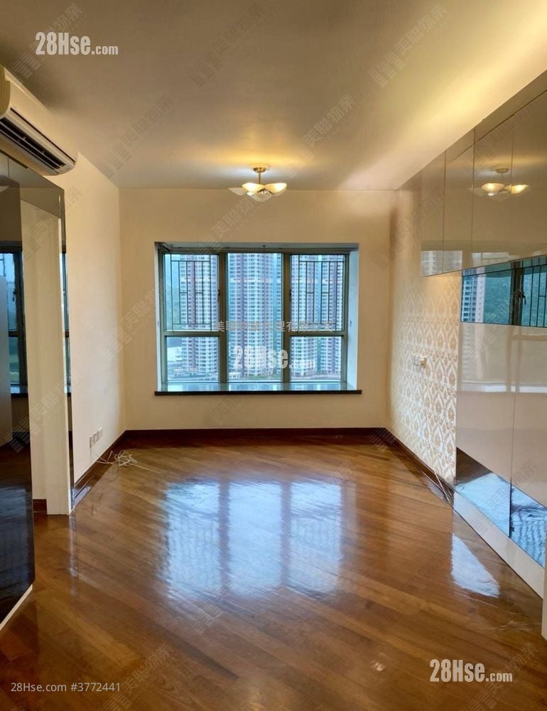 Tseung Kwan O Plaza Sell 3 Bedrooms , 2 Bathrooms 633 ft²